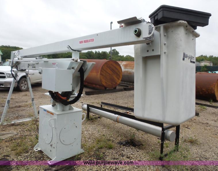 image for item K3567 2005 Dur-a-lift DSL32 truck boom