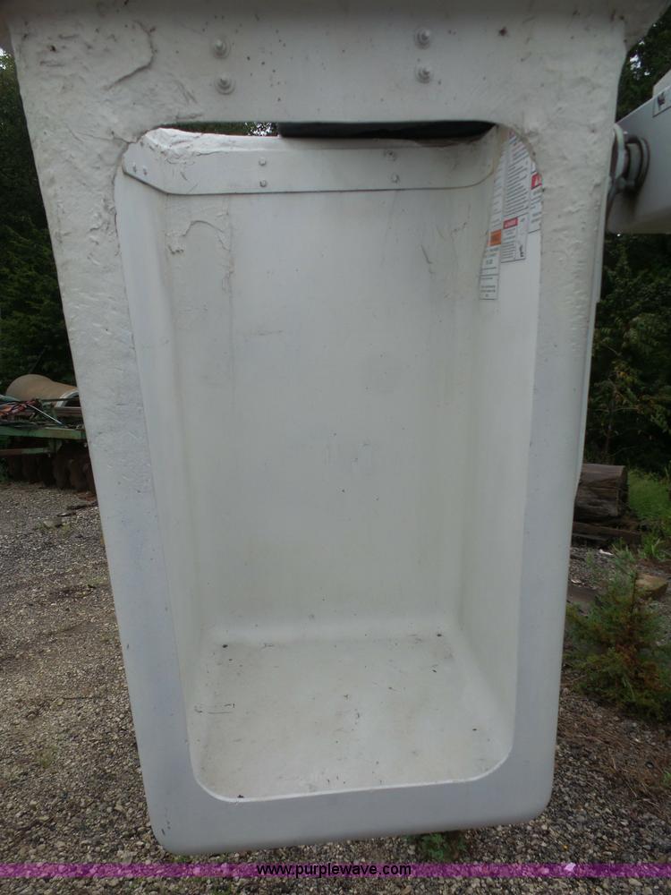 image for item K3567 2005 Dur-a-lift DSL32 truck boom