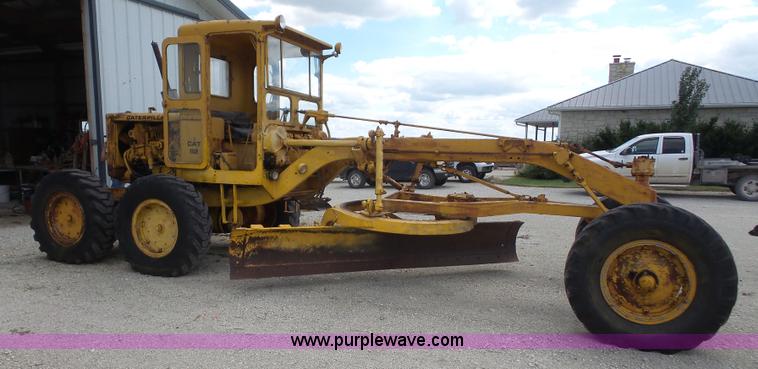 image for item K3582 1951 Caterpillar 112 rigid frame motor grader