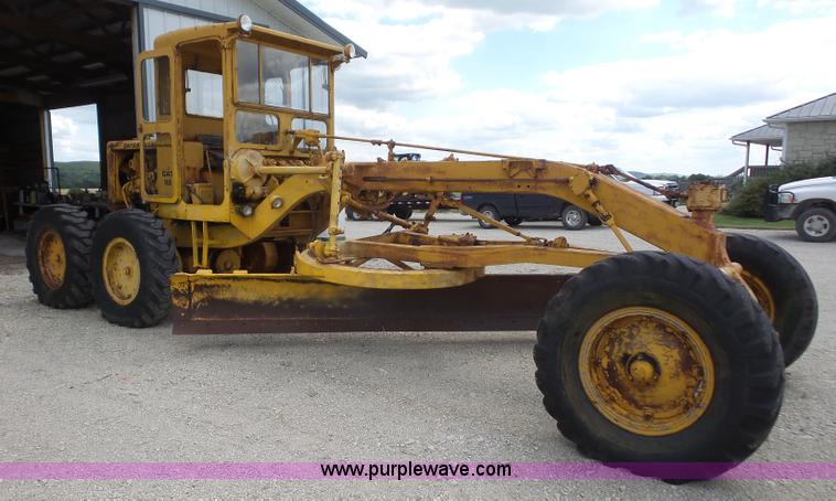image for item K3582 1951 Caterpillar 112 rigid frame motor grader