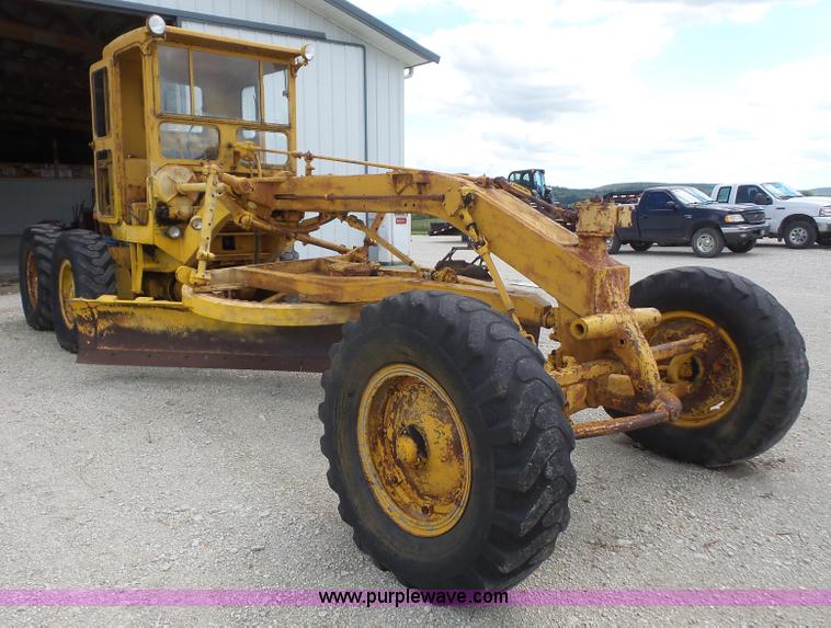 image for item K3582 1951 Caterpillar 112 rigid frame motor grader