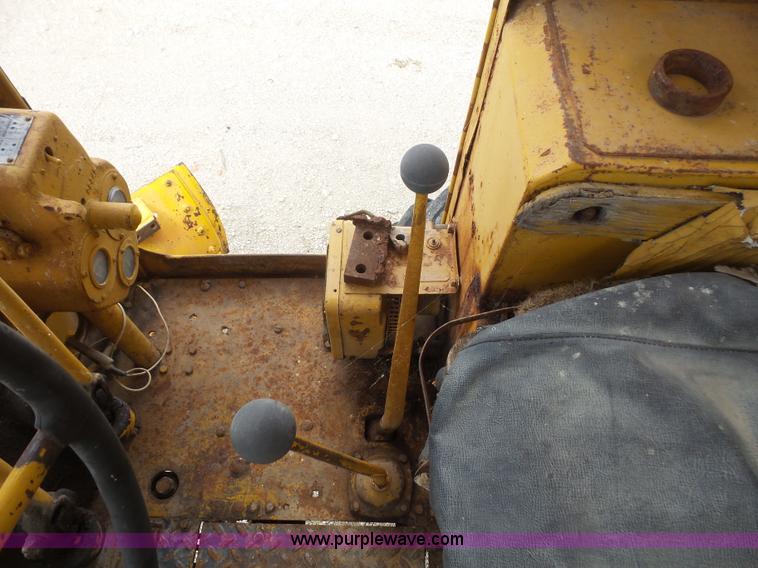 image for item K3582 1951 Caterpillar 112 rigid frame motor grader
