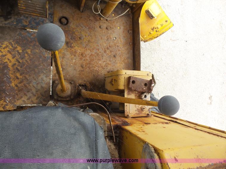 image for item K3582 1951 Caterpillar 112 rigid frame motor grader