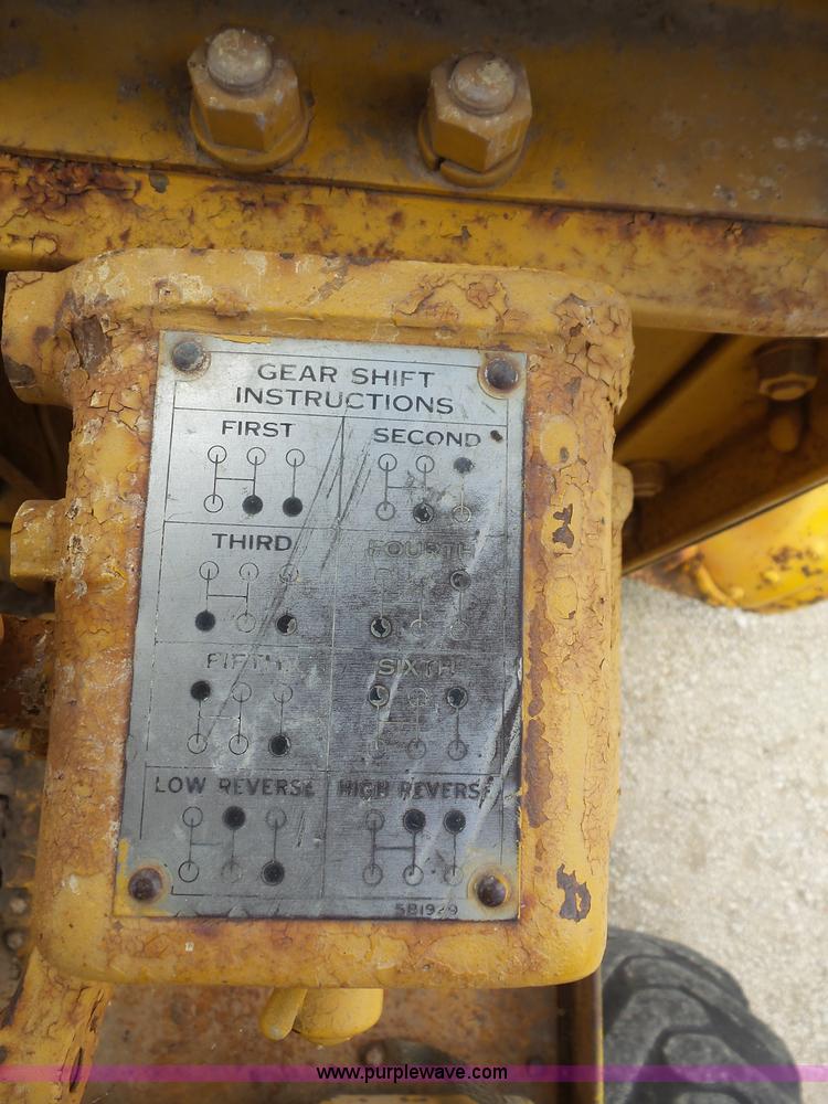 image for item K3582 1951 Caterpillar 112 rigid frame motor grader