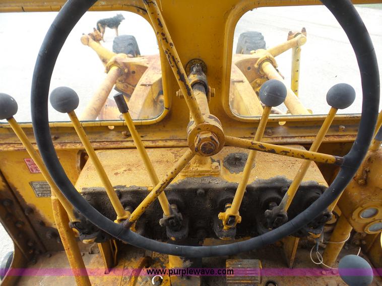 image for item K3582 1951 Caterpillar 112 rigid frame motor grader