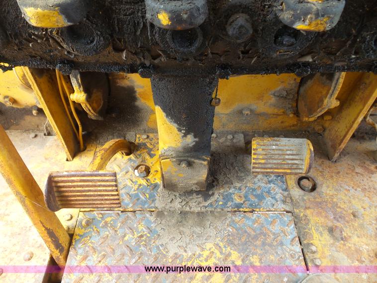 image for item K3582 1951 Caterpillar 112 rigid frame motor grader