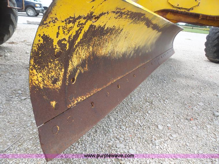 image for item K3582 1951 Caterpillar 112 rigid frame motor grader