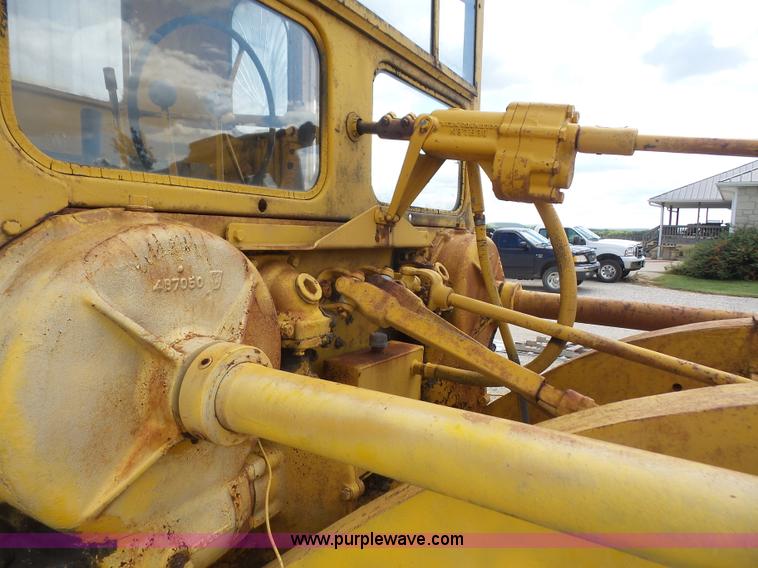 image for item K3582 1951 Caterpillar 112 rigid frame motor grader