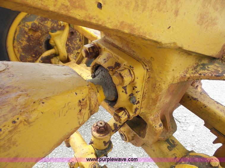 image for item K3582 1951 Caterpillar 112 rigid frame motor grader