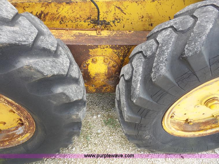 image for item K3582 1951 Caterpillar 112 rigid frame motor grader