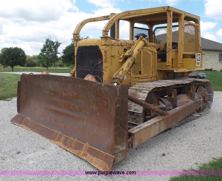 image for item K3586 1972 Caterpillar D7F dozer