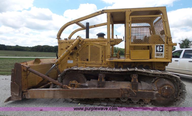image for item K3586 1972 Caterpillar D7F dozer