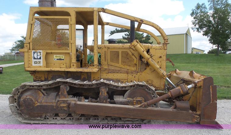image for item K3586 1972 Caterpillar D7F dozer