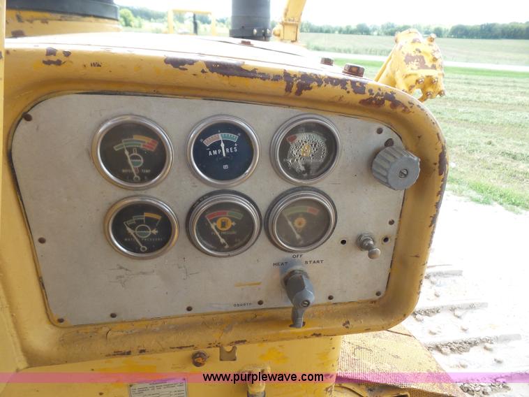 image for item K3586 1972 Caterpillar D7F dozer