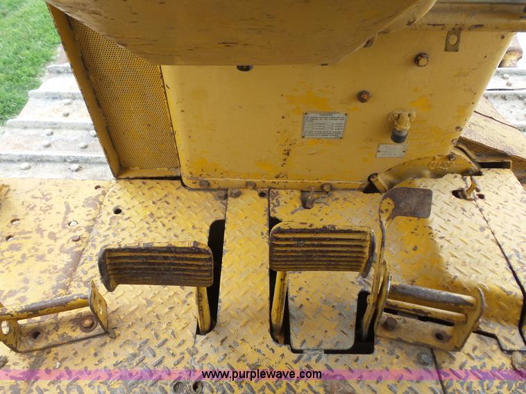 image for item K3586 1972 Caterpillar D7F dozer