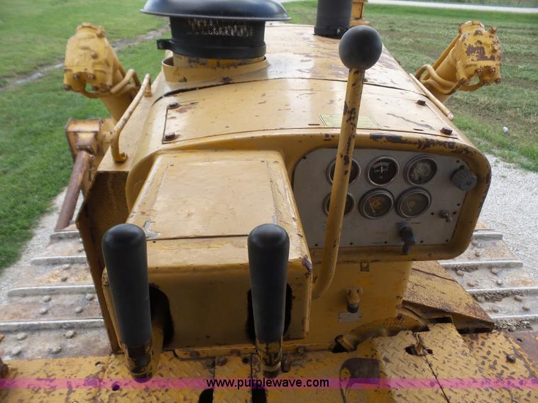 image for item K3586 1972 Caterpillar D7F dozer