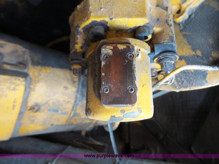 image for item K3586 1972 Caterpillar D7F dozer