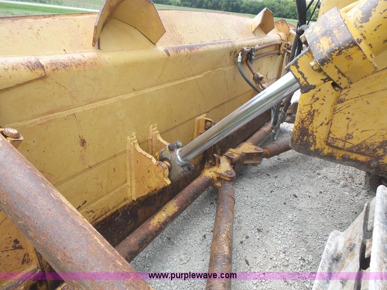 image for item K3586 1972 Caterpillar D7F dozer