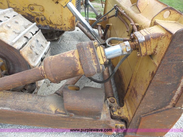 image for item K3586 1972 Caterpillar D7F dozer