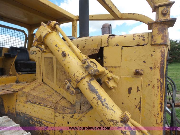image for item K3586 1972 Caterpillar D7F dozer
