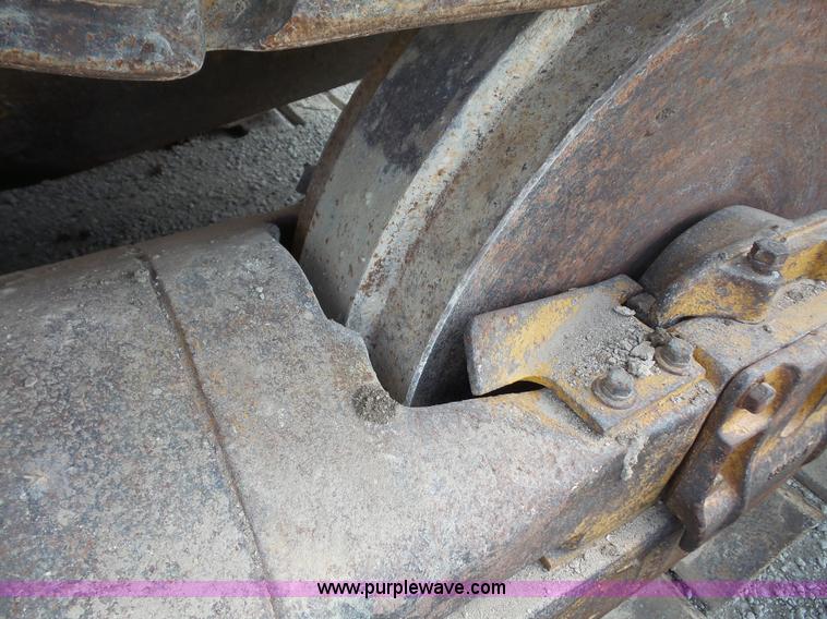 image for item K3586 1972 Caterpillar D7F dozer