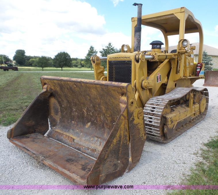 image for item K3588 1975 International 175C track loader