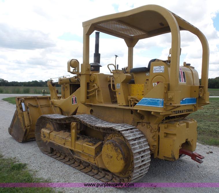 image for item K3588 1975 International 175C track loader