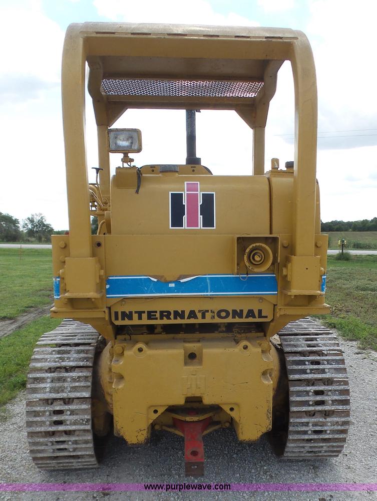 image for item K3588 1975 International 175C track loader