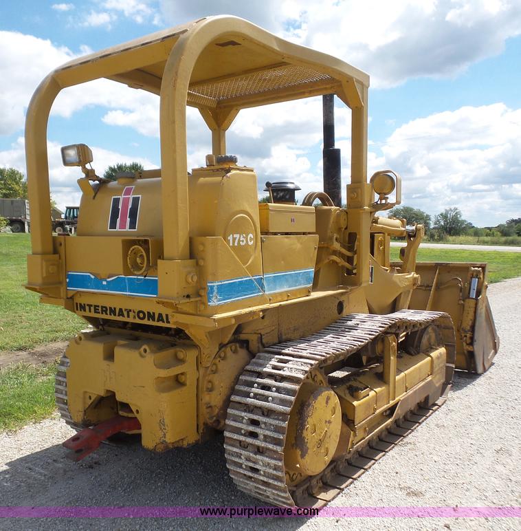 image for item K3588 1975 International 175C track loader