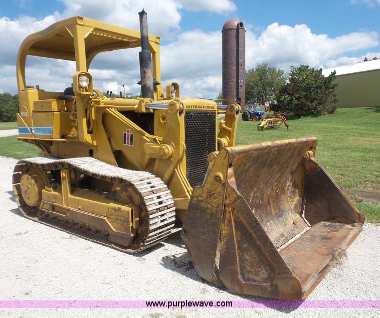 image for item K3588 1975 International 175C track loader