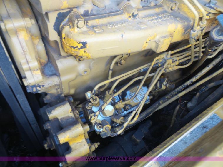 image for item K3588 1975 International 175C track loader