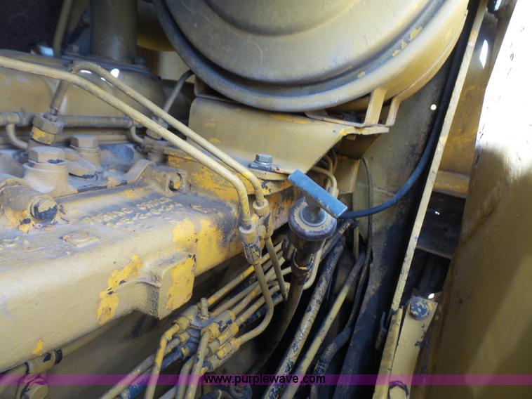 image for item K3588 1975 International 175C track loader