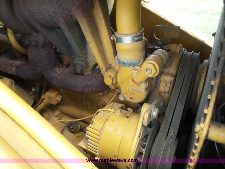 image for item K3588 1975 International 175C track loader