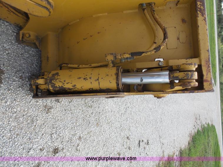 image for item K3588 1975 International 175C track loader