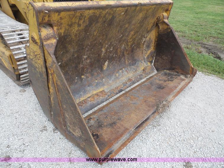 image for item K3588 1975 International 175C track loader