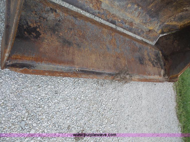 image for item K3588 1975 International 175C track loader