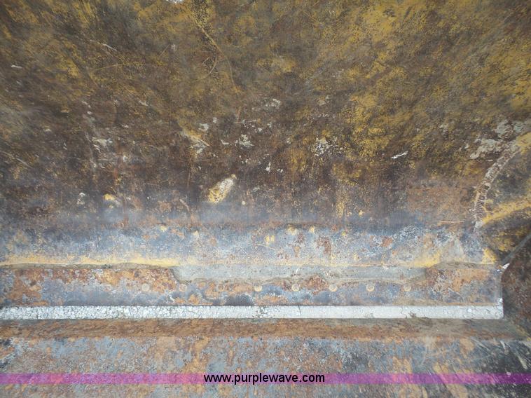 image for item K3588 1975 International 175C track loader