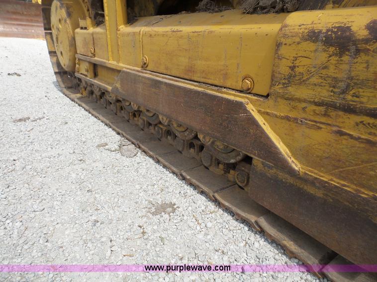 image for item K3588 1975 International 175C track loader