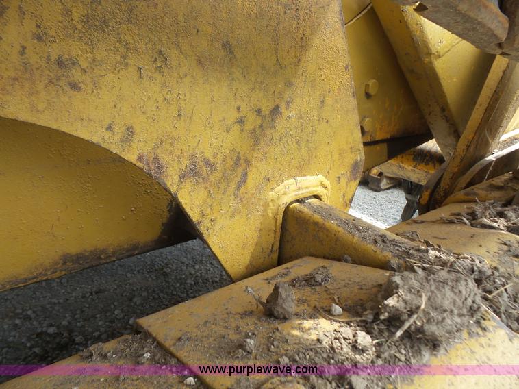 image for item K3588 1975 International 175C track loader