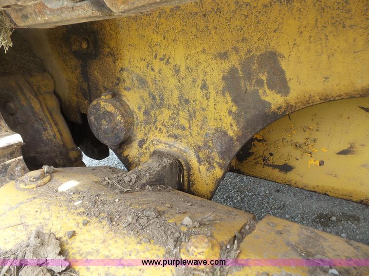image for item K3588 1975 International 175C track loader