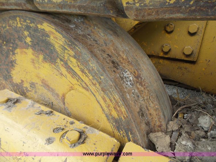 image for item K3588 1975 International 175C track loader