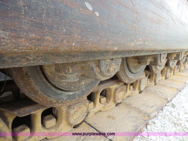 image for item K3588 1975 International 175C track loader