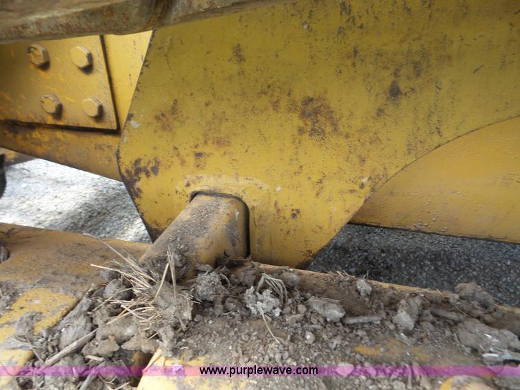 image for item K3588 1975 International 175C track loader