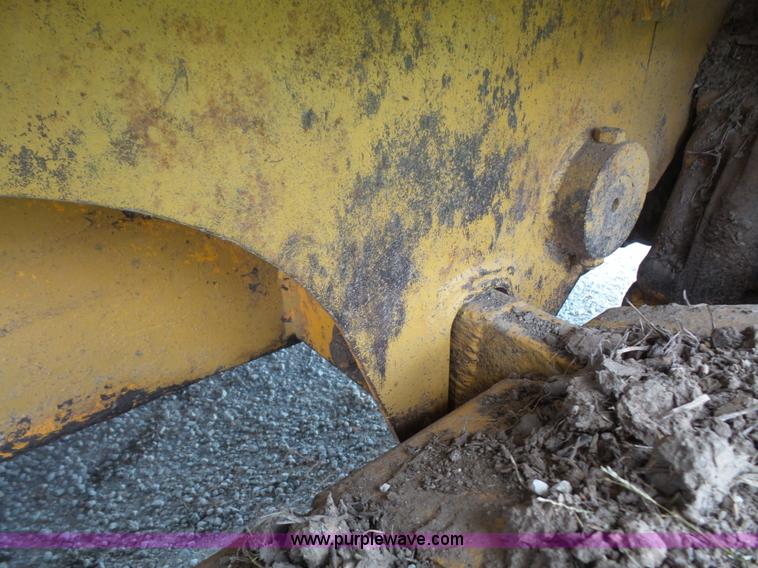 image for item K3588 1975 International 175C track loader