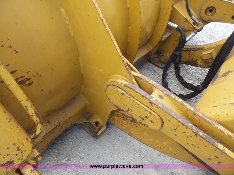 image for item K3588 1975 International 175C track loader