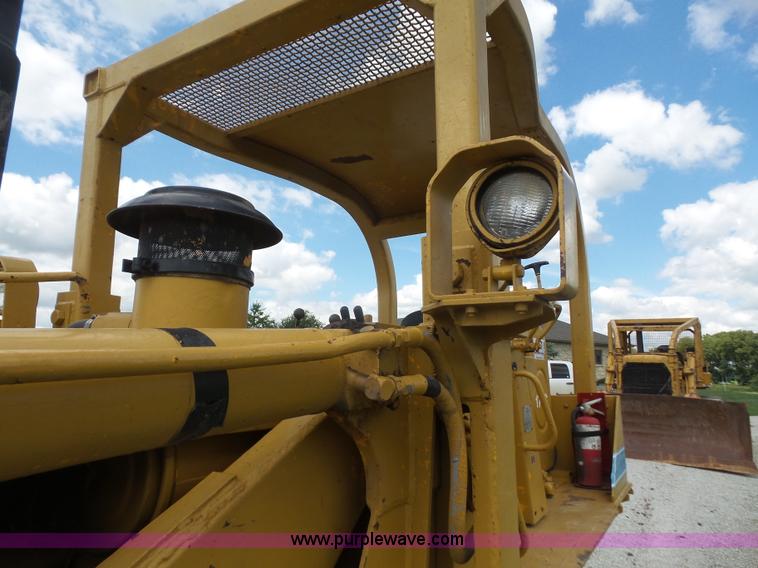 image for item K3588 1975 International 175C track loader