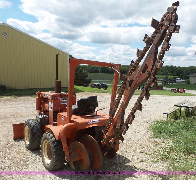 image for item K3592 Ditch Witch V30 trencher