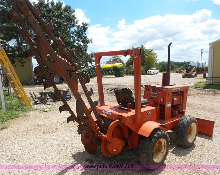 image for item K3592 Ditch Witch V30 trencher
