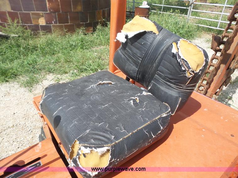 image for item K3592 Ditch Witch V30 trencher