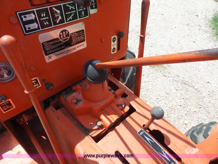 image for item K3592 Ditch Witch V30 trencher